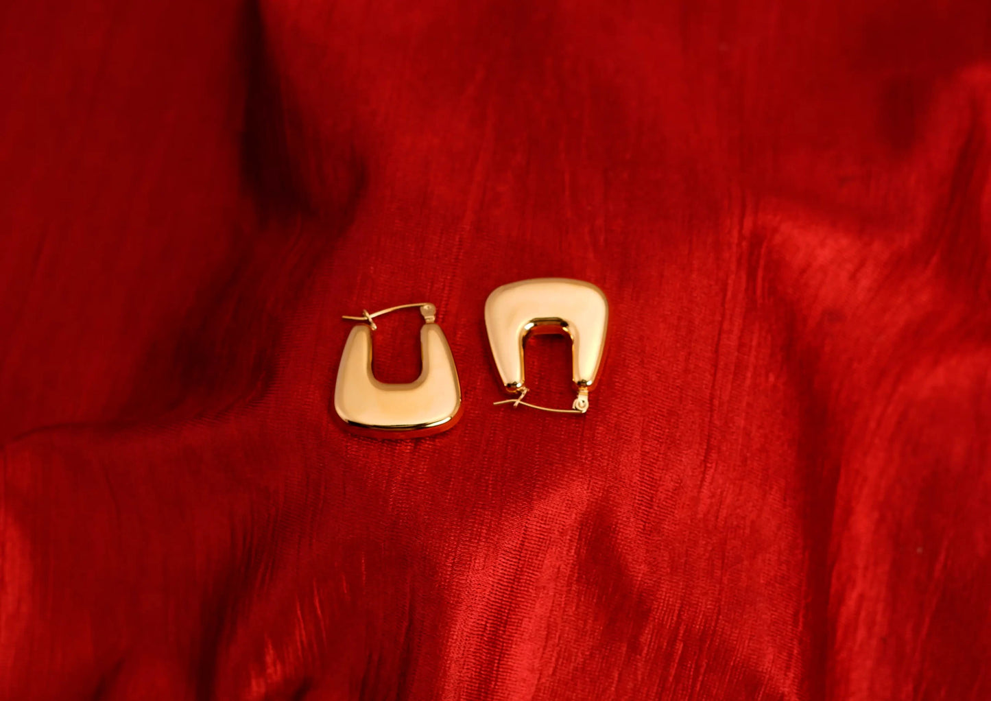 Smara Geometric Square Earrings