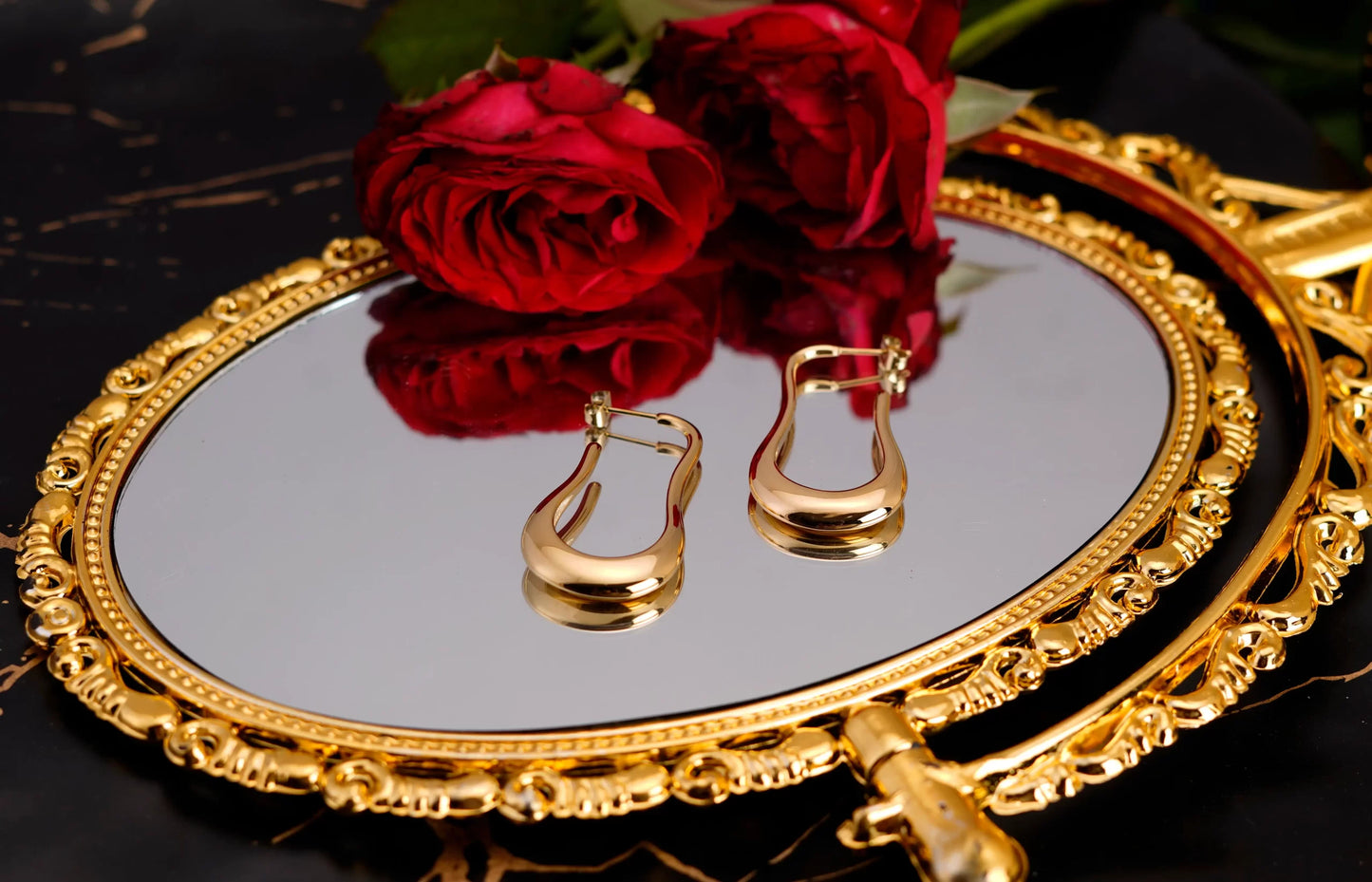 Smara Irregular U-Shaped Earrings