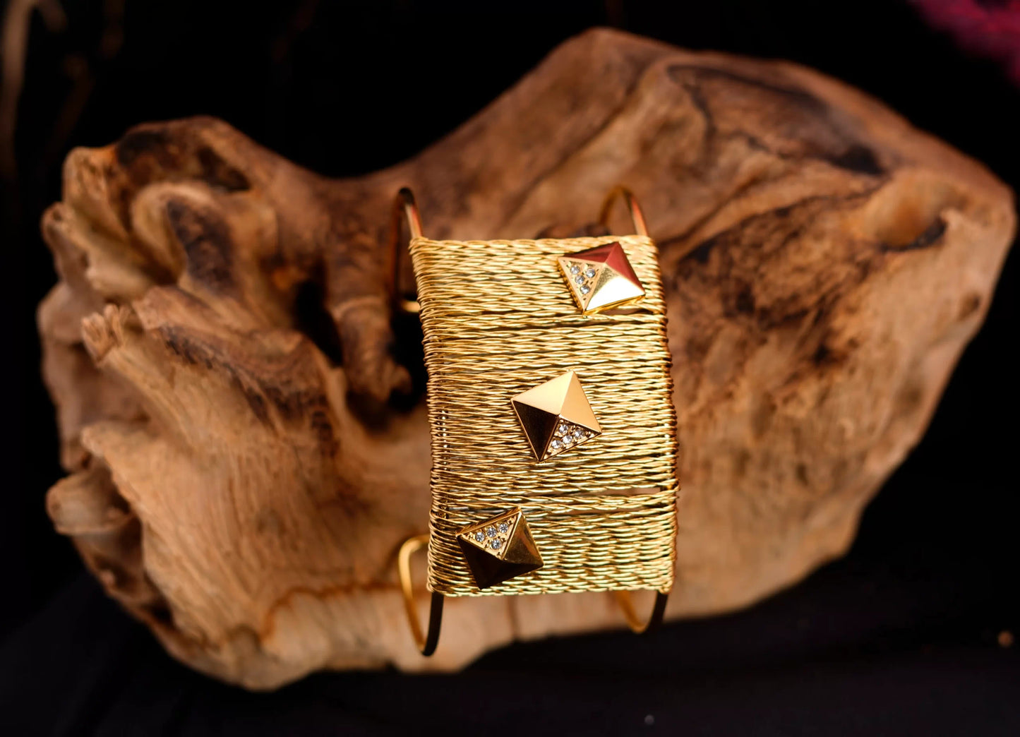 Smara Wired Broad Stone Studed Bracelet