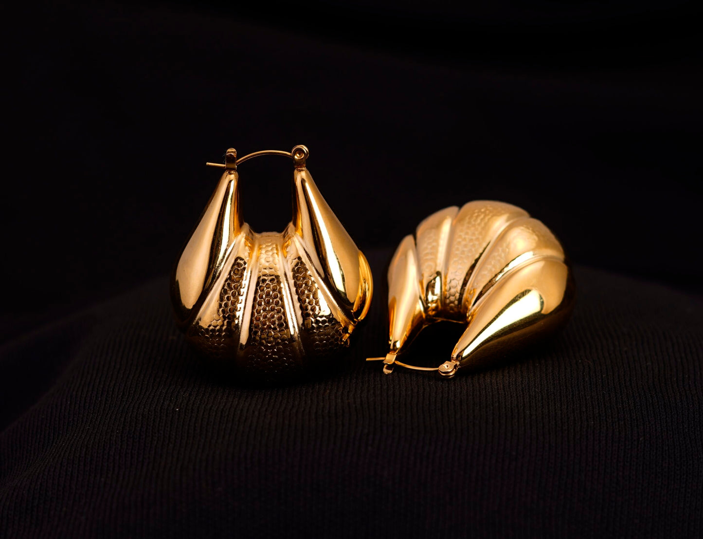 Smara Gold plated hollow sector earrings