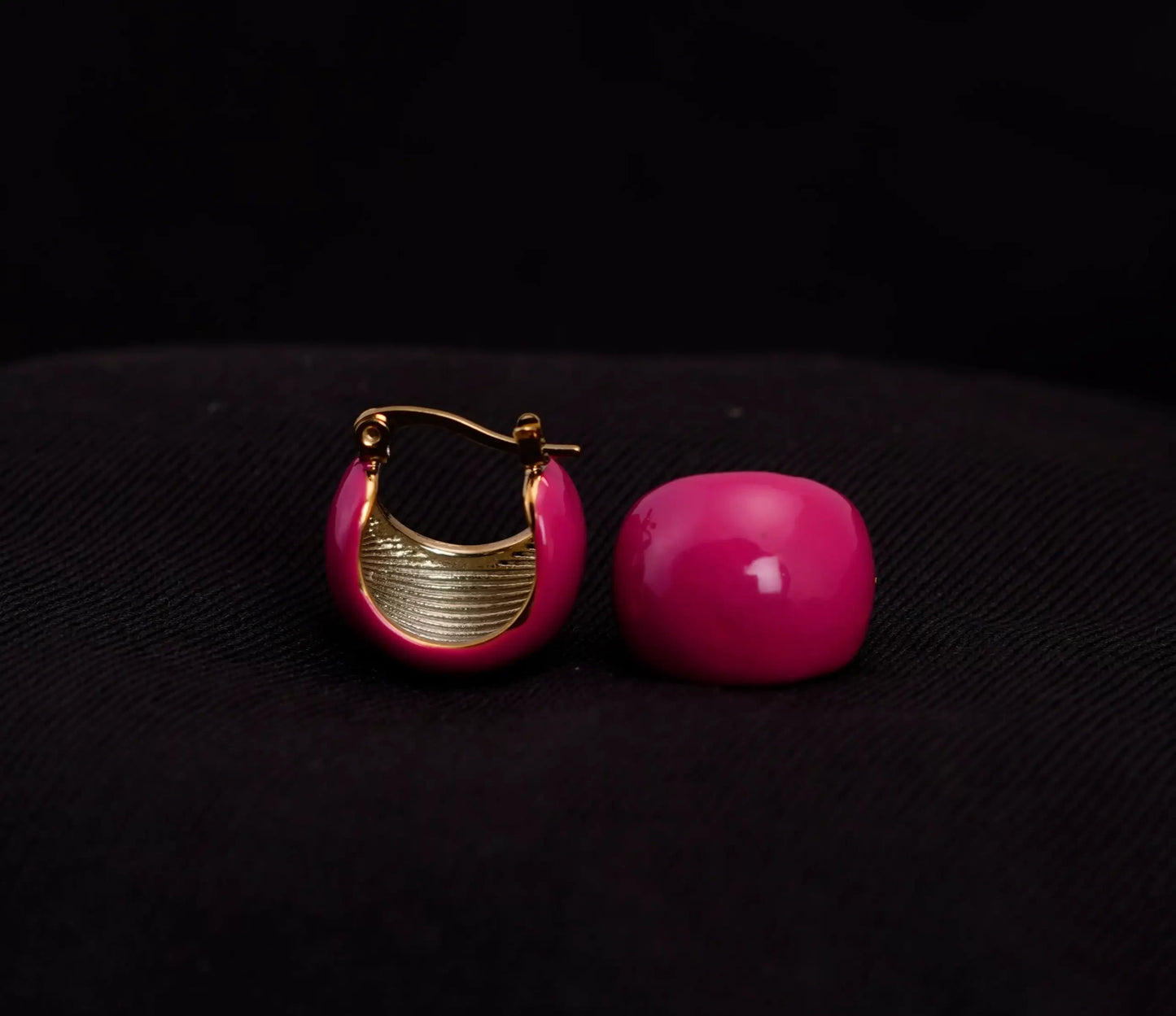 Smara weightless dripping round earrings