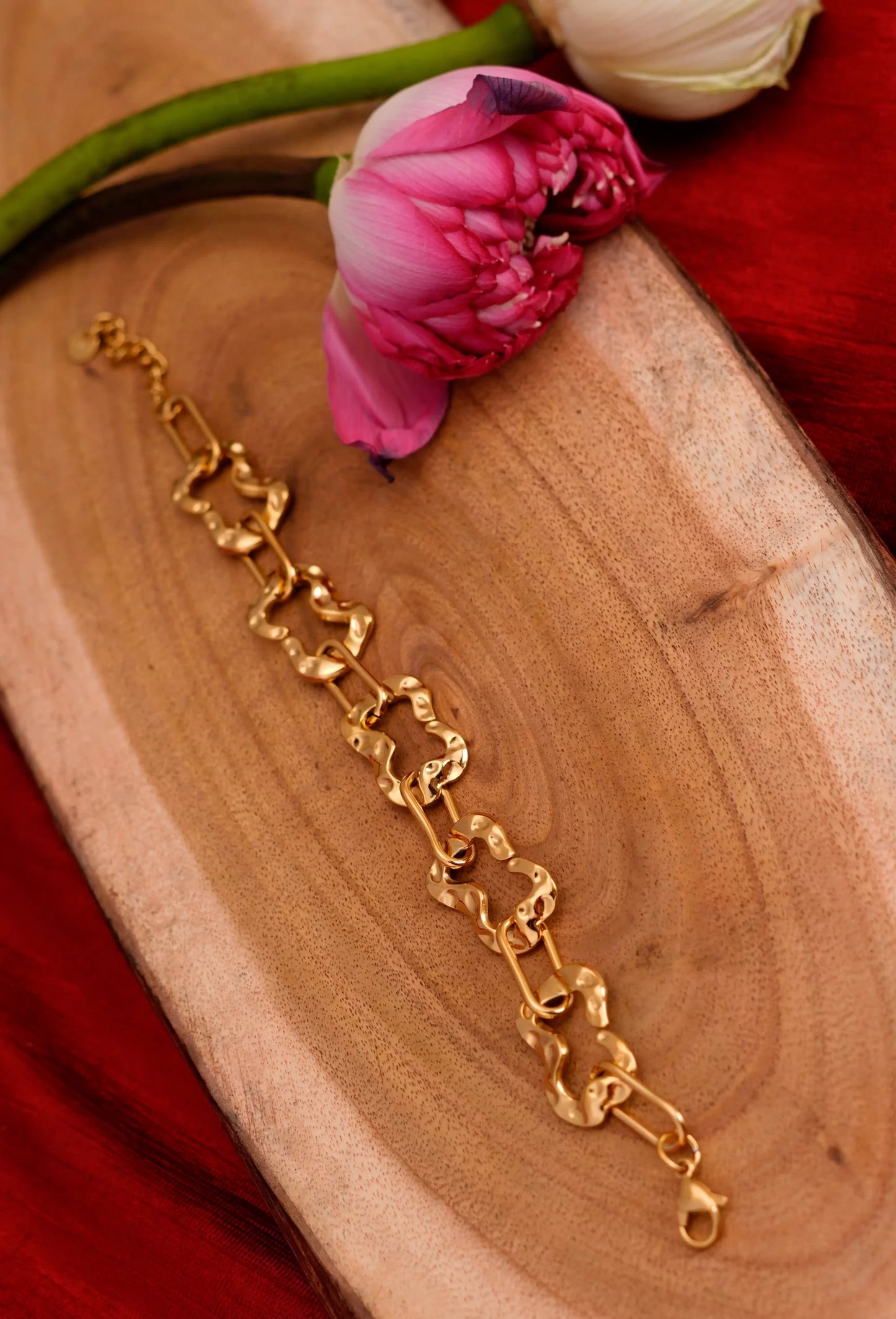 Smara Geometric Pleated Chain Bracelet