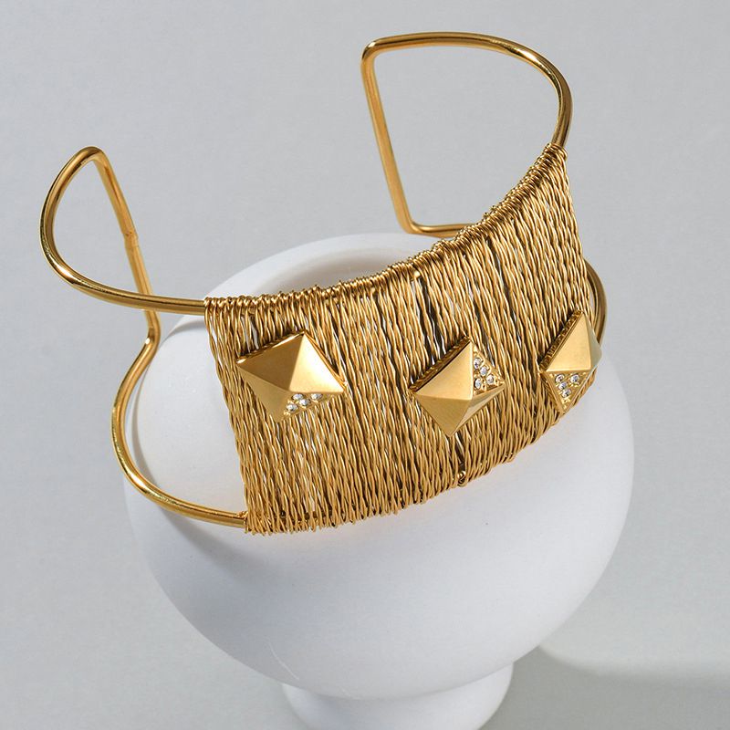 Smara Wired Broad Stone Studed Bracelet