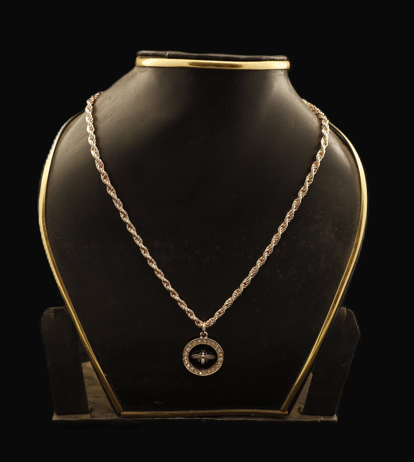 Smara Humblebee Necklace