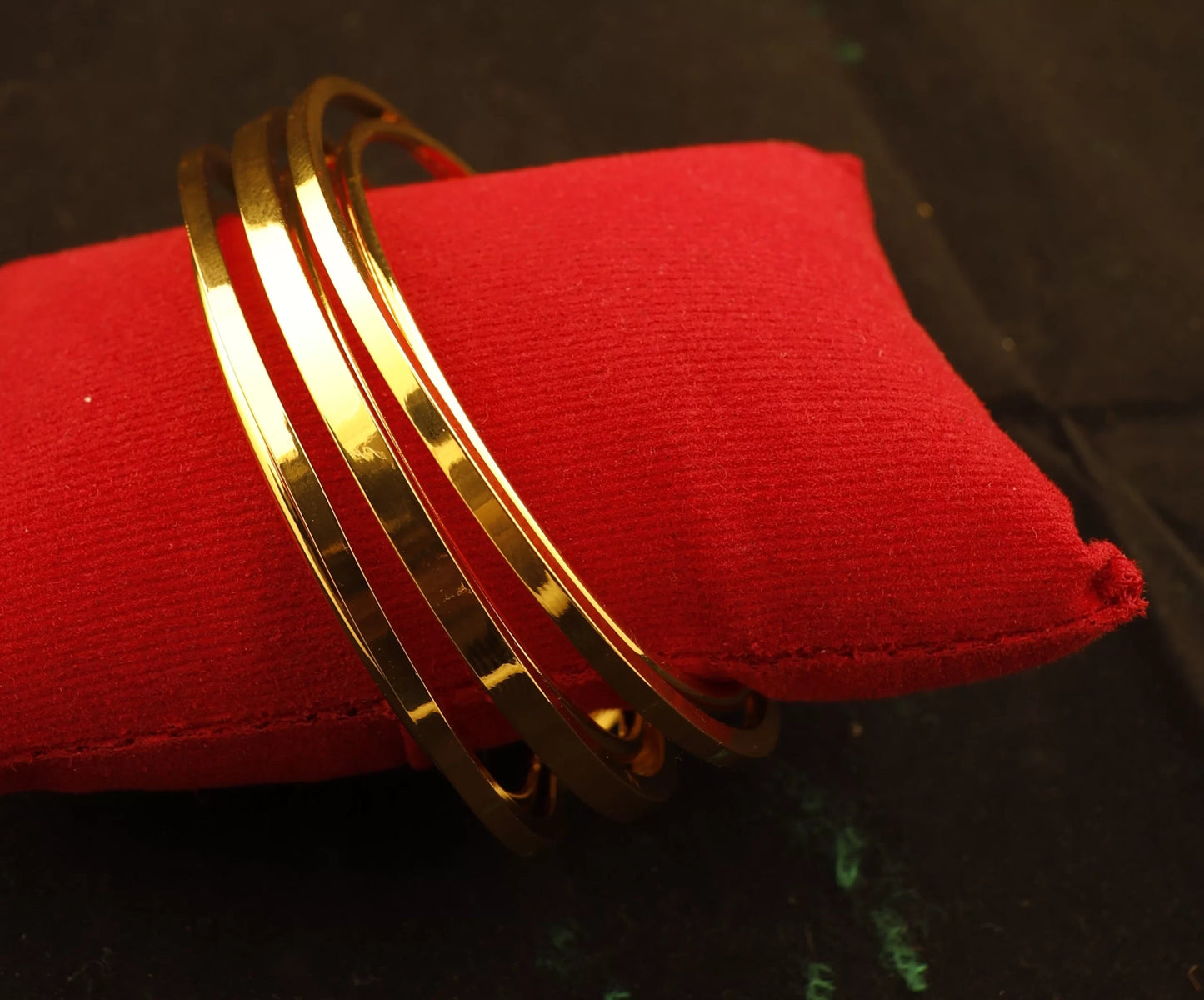 Smara 18k gold plated cuff bangle