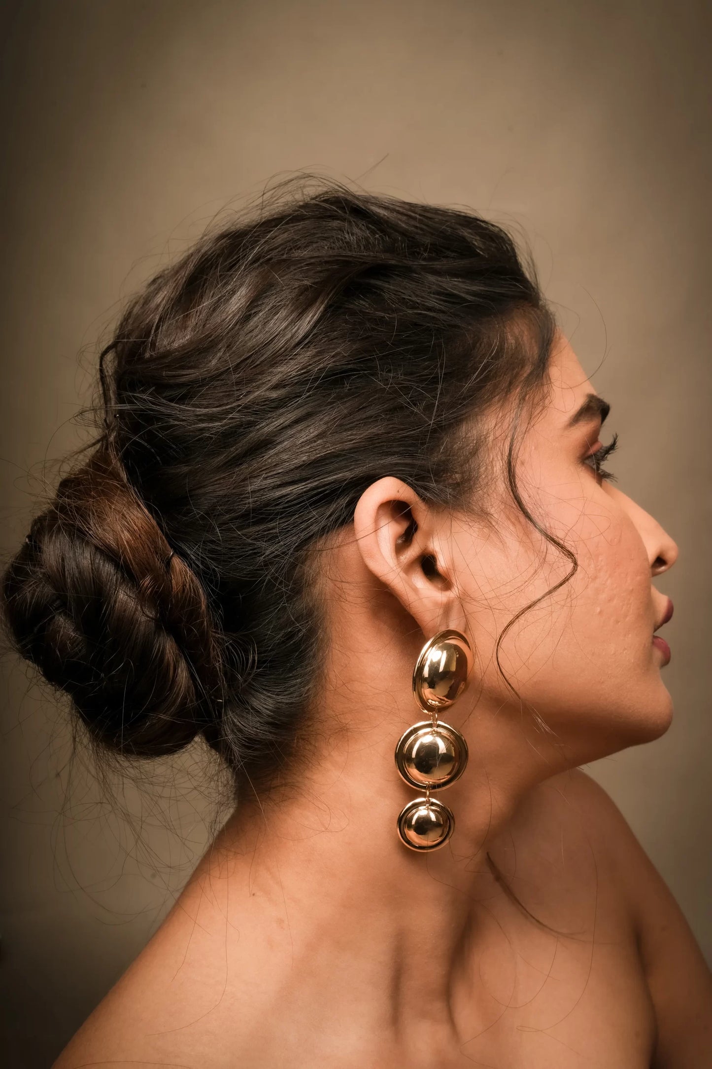 Smara Exagerated Round Earrings