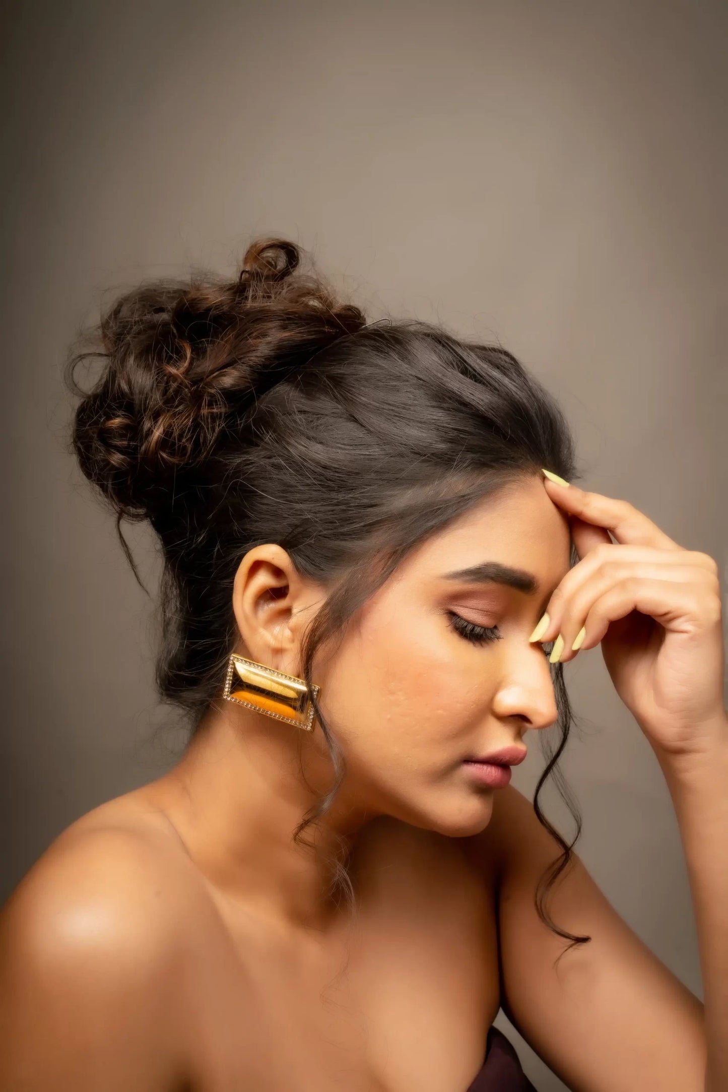 Smara Diamond-Encrusted Glossy Rectangular Stud Earrings