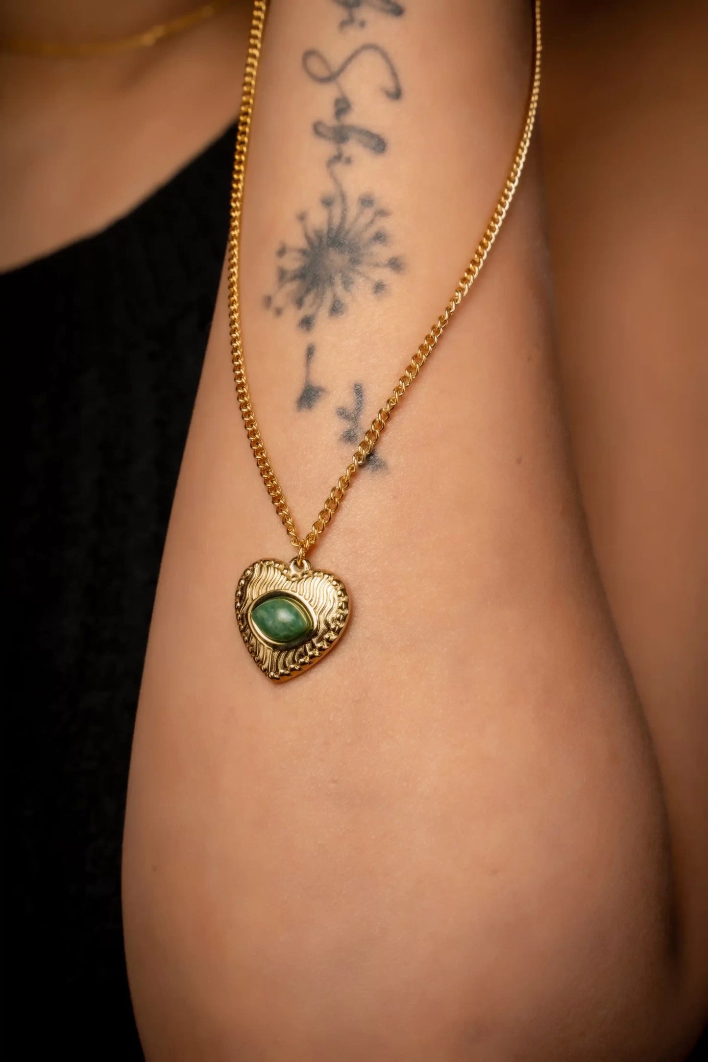 Smara Exquisite Heart Shaped Necklace