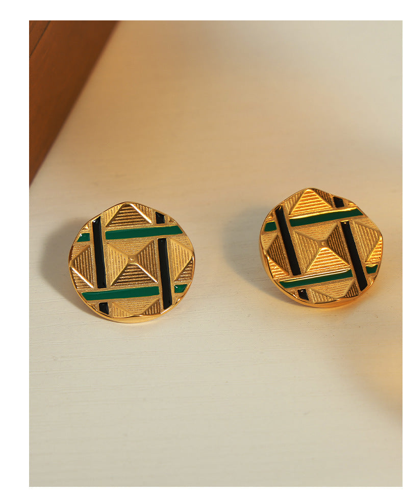 Smara Carved Patter Round Stud Earrings