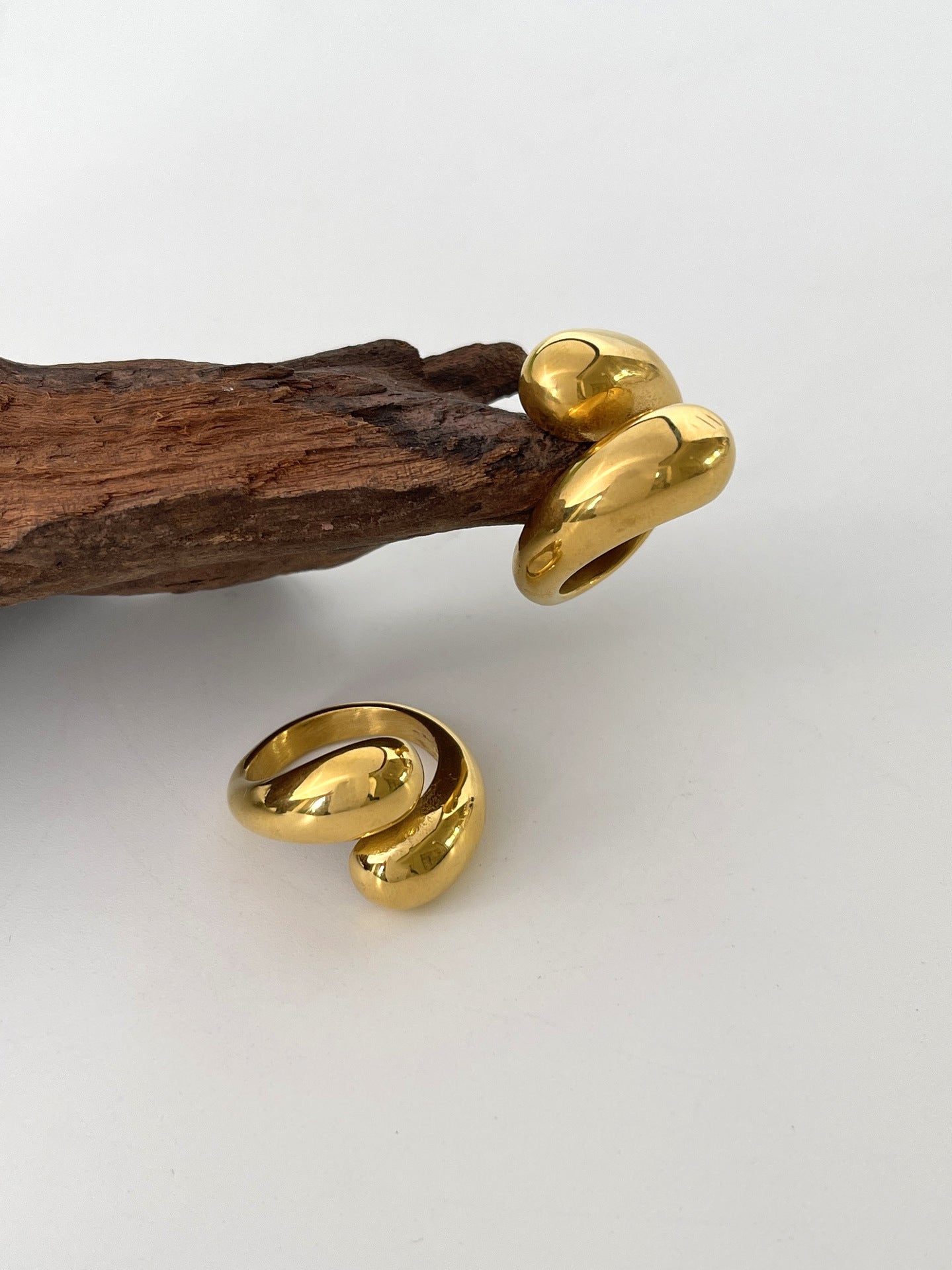 Smara Cross Smooth Ring