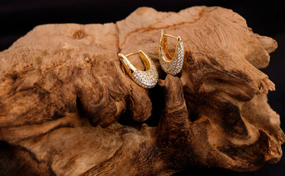 Smara U-Shaped Zirconium Earrings