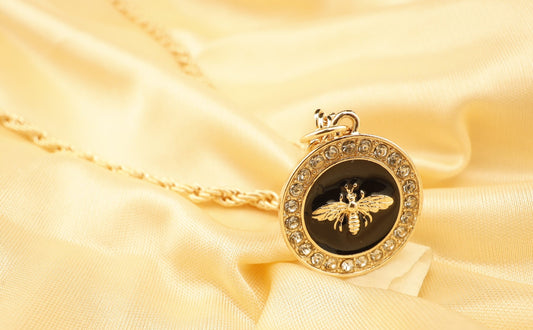 Smara Humblebee Necklace