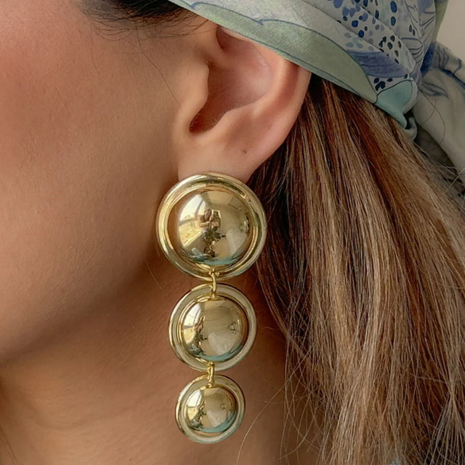 Smara Exagerated Round Earrings