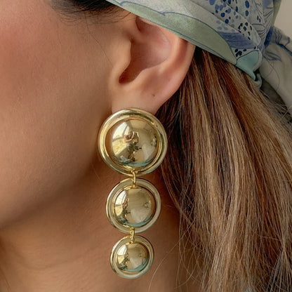 Smara Exagerated Round Earrings