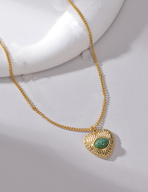 Smara Exquisite Heart Shaped Necklace
