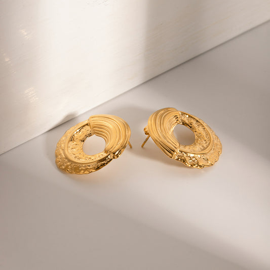 Smara Round Pleated Hammered Stud Earrings